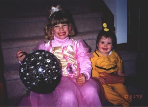 Kallie_and_Ellie_on_Halloween