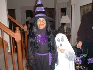 InCostume00